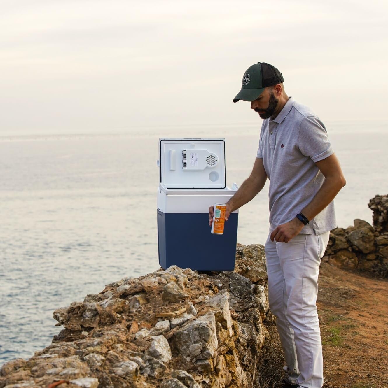 Nevera Eléctrica Portátil 26L – 12/230V, Camping y Coche